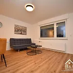 B & A Mit Balkon Und Parkplatz In Metternich