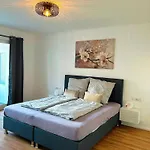 B & A Mit Balkon Und Parkplatz In Metternich Apartamento *