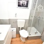 B & A Mit Balkon Und Parkplatz In Metternich Apartamento *