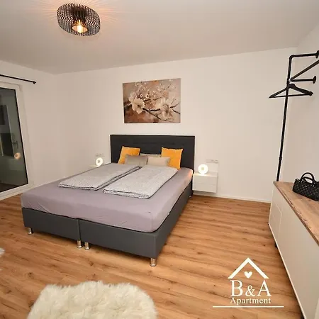 B & A Mit Balkon Und Parkplatz In Metternich *