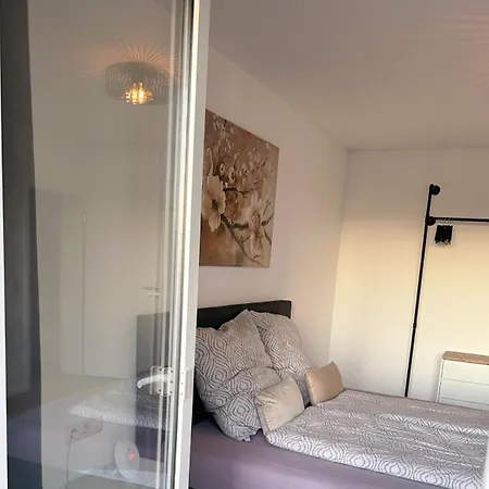 B & A Mit Balkon Und Parkplatz Naehe Uni Bwzk In Metternich Apartment