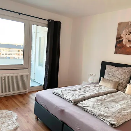 Apartment B & A Mit Balkon Und Parkplatz Naehe Uni Bwzk In Metternich Koblenz (Rhineland-Palatinate)