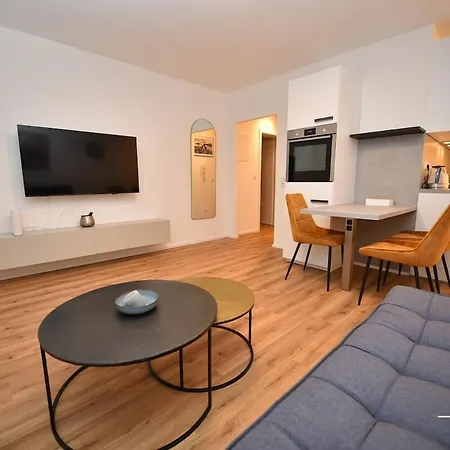 B & A Mit Balkon Und Parkplatz Naehe Uni Bwzk In Metternich * Koblenz (Rhineland-Palatinate)