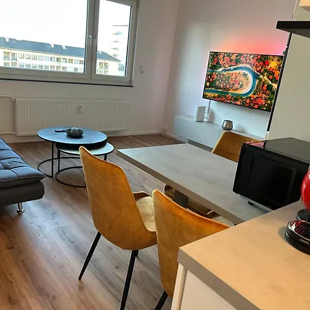 B & A Mit Balkon Und Parkplatz In Metternich