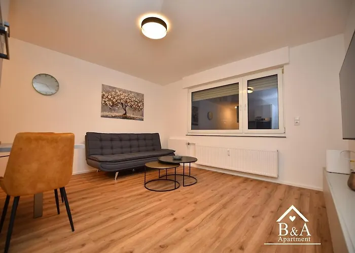 B & A Mit Balkon Und Parkplatz In Metternich