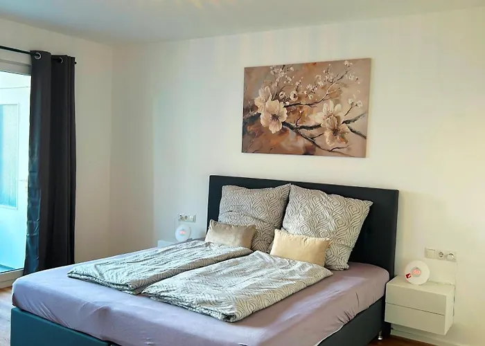 B & A Mit Balkon Und Parkplatz In Metternich Apartment *