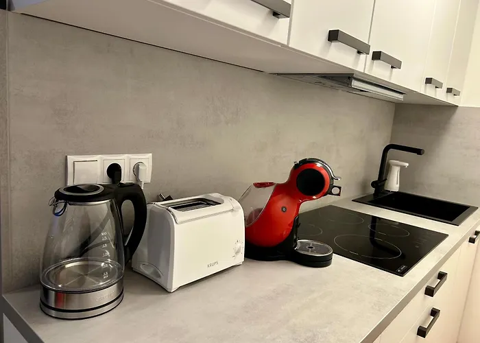 B & A Mit Balkon Und Parkplatz In Metternich