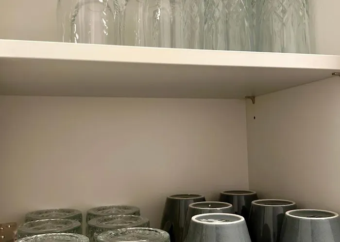 B & A Mit Balkon Und Parkplatz In Metternich *